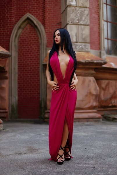 У меня есть все ингредиенты для создания незабываемого вечера: чувственные прикосновения, нежные губы, горячий темперамент. Ты только представь, какие эмоции мы сможем разделить в Москве вместе! Мои услуги порадуют даже самого требовательного гостя: классический секс, оральные ласки, ролевые игры и многое другое. Фото 100% мои, отзывы только положительные! Жду тебя, чтобы утолить наши страсти и желания! 💋🌹 21754, 23 года